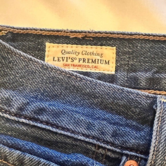 Levi's Ribcage Wide Leg High Rise Jeans - Picture 3 of 9